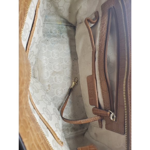 Michael Kors large tan and brown selma satchel - Picture 5 of 8